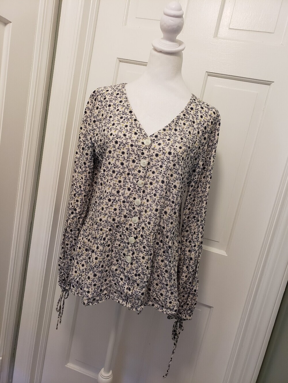Loft Floral Print Peplum Blouse Size Small, Boho
